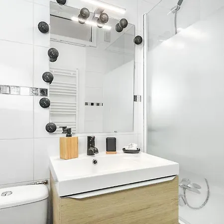 Homey Colibri - New / Free Parking/ Proche Gare / Aux Portes De Genevegeneve