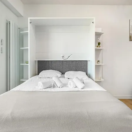 Homey Colibri - New / Free Parking/ Proche Gare / Aux Portes De Genevegeneve *